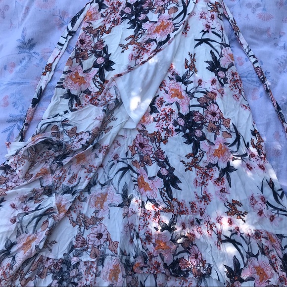 Jodifl White Floral Maxi Wrap Dress - Picture 3 of 16